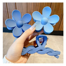 Load image into Gallery viewer, Klein Blue Hair Clip Simple Temperament Hair Clip Acrylic Plate Hair Hairpin All-match Hair Accessories for Women
