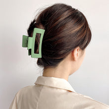 Load image into Gallery viewer, Green Hair Clip Hairpin Acrylic Simple Headgear Hair Clip Hairpin Temperament All-match Hair Accessories
