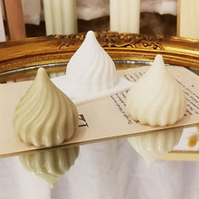 Load image into Gallery viewer, DIY Onion Shape Candle Silicone Mold Handmade Food Grade Chocolate Mousse Making Molds Plaster Soap Mould Christmas Gift Decoration
