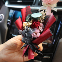 Load image into Gallery viewer, Creative Car Air Outlet Perfume Decoration Car Immortal Dried Bouquet Small Fresh Air Conditioning Mouth Fragrance Clip
