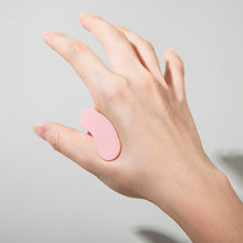 Load image into Gallery viewer, Wearable Finger Joint Acupoint Massager Clip Portable Hand Massager Health Care Acupoint Massage Tool

