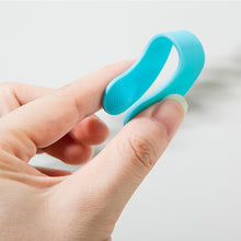 Load image into Gallery viewer, Wearable Finger Joint Acupoint Massager Clip Portable Hand Massager Health Care Acupoint Massage Tool
