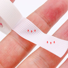 Load image into Gallery viewer, Breathable Isolation Eyelash Extension Under Eye Pad Sensitive Eyelash Adhesive Tape Cloth Tape for False Eyelash Extensions Tool
