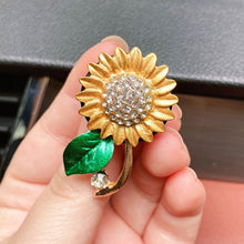 Load image into Gallery viewer, Car Sunflower Decoration Air Freshener In Auto Outlet Perfume Clip Fragrances Diffuser Bling Interior Accessories
