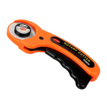 Load image into Gallery viewer, 45mm Patchwork Roller Wheel Knife Cloth Cutting Knife Leather Paper Fabric Craft Fabrics Rotary Cutter DIY Sewing Accessories
