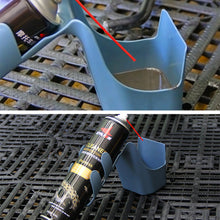 Load image into Gallery viewer, Motorcycle Bike Chain Oil Storage Tool Box Chain Cleaning Oil Splash-Proof Tool Widely Used Chain Oil Anti-spray Tool

