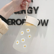 Load image into Gallery viewer, 500ml Daisy Water Bottle Transparent Plastic Water Bottle BPA Free Outdoor Sport Water Cup Summer Student Portable Mug with Rope
