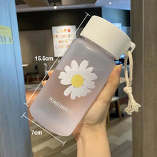 Load image into Gallery viewer, 500ml Daisy Water Bottle Transparent Plastic Water Bottle BPA Free Outdoor Sport Water Cup Summer Student Portable Mug with Rope
