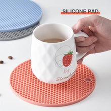 Load image into Gallery viewer, Silicone Mat Coaster Food Grade Material Placemat Non-slip Table Mat Kitchen Accessories Gadgets Round Cup Mat
