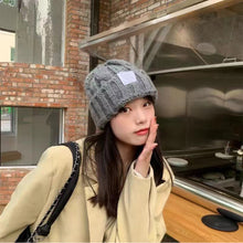 Load image into Gallery viewer, Retro Versatile Woolen Hat Thickened Warm Twist Knit Hat Ear-protection Woolen Hat Solid Color Knit Hat for Men Women
