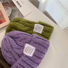 Load image into Gallery viewer, Retro Versatile Woolen Hat Thickened Warm Twist Knit Hat Ear-protection Woolen Hat Solid Color Knit Hat for Men Women
