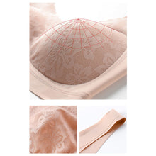 Load image into Gallery viewer, Women Lace Traceless Underwear Gathered Without Underwire Bra Soft Comfortable Solid Color Underwear
