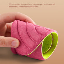 Load image into Gallery viewer, 1 Pair Winter Constant Temperature Self Heating Insole Durable Self Heating Warm Insole Comfortable Breathable Insole

