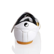 Load image into Gallery viewer, Breathable White Taekwondo Shoes Kung Fu Shoes Wushu Taichi Karate Martial Arts Wrestling Fighting Sneakers
