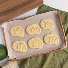 Load image into Gallery viewer, Dinosaur Cookie Cutters Mold Dinosaur Biscuit Embossing Mould Sugarcraft Dessert Baking Mold Cake Kitchen Accessories Tool
