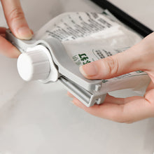 Load image into Gallery viewer, Snack Food Sealing Clip Plastic Fresh Keeping Sealer Food Saver Clamp Seal Food Storage Bag Clip Portable Kitchen Accessories
