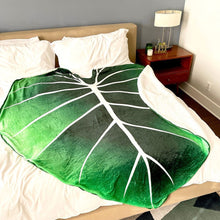 Load image into Gallery viewer, Large Leaf Blanket for Bed Sofa Cover Flannel Throw Blanket Home Decor Cozy Warm Fluffy Adult Blanket
