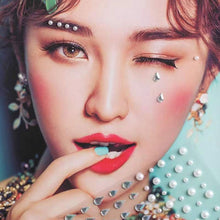 Load image into Gallery viewer, DIY Disposable Rhinestones Tattoo Stickers Face Jewelry Color Crystal Eyes Face Body Waterproof Makeup Decorations Face Sticker
