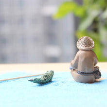 Load image into Gallery viewer, Aquarium Old Fisherman Ornaments Fish Tank Resin Decoration Accessories Garden Decor Fingurine Desk Ornaments
