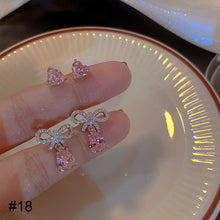 Load image into Gallery viewer, Fashion Vintage Earrings Niche Alloy Ear Studs Earrings Women Temperamental Earrings Jewelry Accessories
