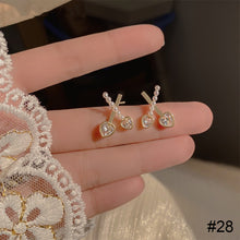 Load image into Gallery viewer, Versatile Niche Earrings Fashion Delicate Alloy Ear Studs Zircon Pearl Earrings Women Jewelry Accessories
