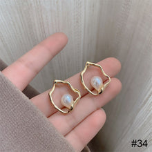 Load image into Gallery viewer, Versatile Niche Earrings Fashion Delicate Alloy Ear Studs Zircon Pearl Earrings Women Jewelry Accessories
