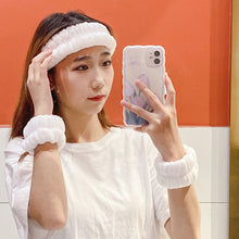 Load image into Gallery viewer, Women Spa Wristband Your Arms Soft to Touch for Yoga Running Face Wash Wristbands for Washing Face Spa Wrist Washband Microfiber Absorbent
