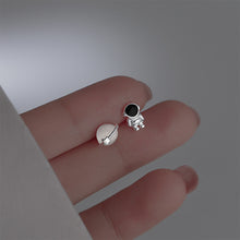 Load image into Gallery viewer, Niche Asymmetric Opal Star Earrings Temperamental Silver Astronaut Earrings Ear Studs Jewelry Accessories
