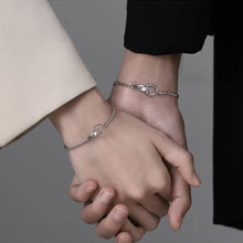 Load image into Gallery viewer, Stylish Simple Two-ring Interlocking Couple Bracelet Versatile Copper Bracelet Hand Jewelry for Women Men
