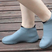 Load image into Gallery viewer, 1 Pair Waterproof Silicone Shoes Cover Unisex Shoes Colorful Protectors Rain Boots for Outdoor Rainy Days Reusable Shoe Covers
