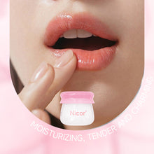 Load image into Gallery viewer, Moisturizing Honeypot Lip Mask Lip Light Care Lip Texture Moisturizing Anti-dry Fruit Taste Lip Honey Transparent Lip Balm
