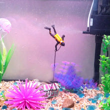 Load image into Gallery viewer, Resin Treasure Hunter Diver Fish Tank Decor Mini Submarine Ornament Aquarium Decoration Underwater Landscape
