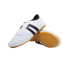 Load image into Gallery viewer, Breathable White Taekwondo Shoes Kung Fu Shoes Wushu Taichi Karate Martial Arts Wrestling Fighting Sneakers
