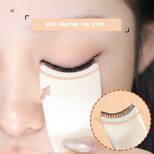 Load image into Gallery viewer, False Eyelash Assistant Clip Plastic Eyelash Clip Small Portable False Eyelash Assistant Makeup Accessory Tool
