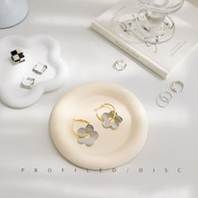 Load image into Gallery viewer, Ins Plate Heart Circle Gypsum Jewelry Plate Snacks Dessert Storage Tray Enamel Trinket Dish Photography Props
