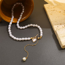 Load image into Gallery viewer, Temperamental Love Pendant Pearl Necklace Niche Vintage Alloy Pearl Necklace Clavicle Chain Jewelry Accessory
