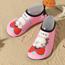 Load image into Gallery viewer, Children's outdoor beach shoes stick skin breathable soft sole diving shoes butterfly heel anti-cutting swimming shoes
