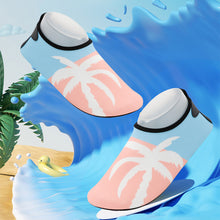 Load image into Gallery viewer, Children's outdoor beach shoes stick skin breathable soft sole diving shoes butterfly heel anti-cutting swimming shoes
