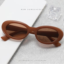 Load image into Gallery viewer, Retro Oval Frame Sunglasses Fashion Personalized Unpolarized Sunglasses Comfortable Outdoor Small Frame Sunglasses
