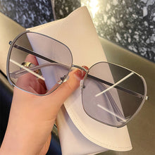 Load image into Gallery viewer, Fashion Large Frame Sunglasses Comfortable Unpolarized Sunglasses UV Protection Metal Frame Outdoor Sunglasses
