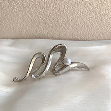 Load image into Gallery viewer, Exquisite Pearl Wave Hairpin Fashion Temperamental Alloy Hair Clip Headwear Hair Accessories for Women
