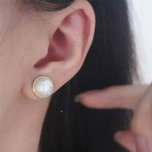 Load image into Gallery viewer, 1 Pair Magnetic Artificial Pearl Ear Clip Without Ear Hole Ear Stud Summer Magnetic Therapy Weight Loss Women Earrings
