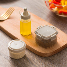 Load image into Gallery viewer, 4PCS/Set Transparent Sauce Bottle with Lid Portable Mini Seasoning Box Dispenser Condiment Salt Spice Jar Sauce Squeeze Bottle Camping Hiking Outdoor Sauce Dispenser
