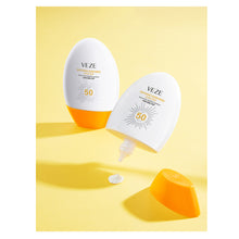 Load image into Gallery viewer, Refreshing Non-greasy Sunscreen Cream SPF50+PA+++ UV Protection Sunscreen Waterproof Sweatproof Skin Care Sunscreen
