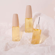 Load image into Gallery viewer, Lip Injection Extreme Anti-wrinkle Anti-cracking Lip Plumper Lip Care Lip Injection Gloss Increase Lip Elasticity Reduce Fine Lines 
