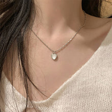 Load image into Gallery viewer, Exquisite Love Pendant Necklace Simple Niche Alloy Heart Shaped Necklace Clavicle Chain Jewelry Accessory
